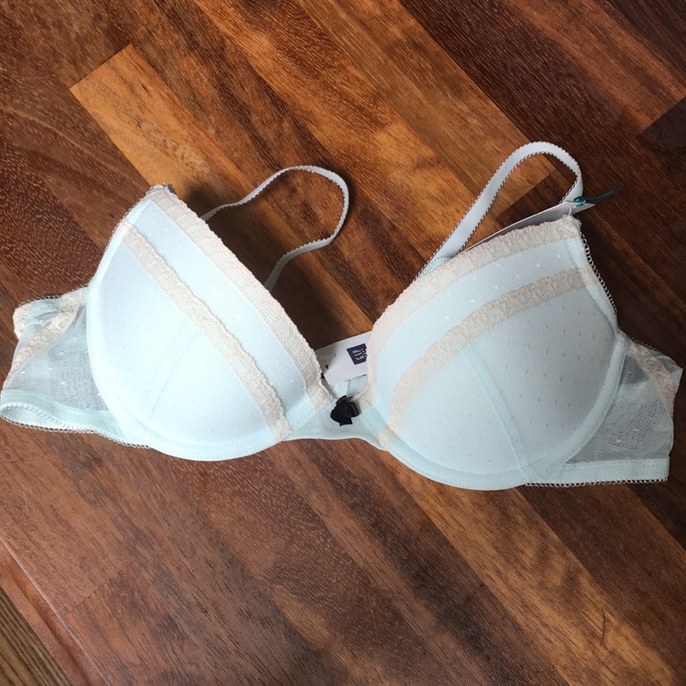 Gap body plunge bra
